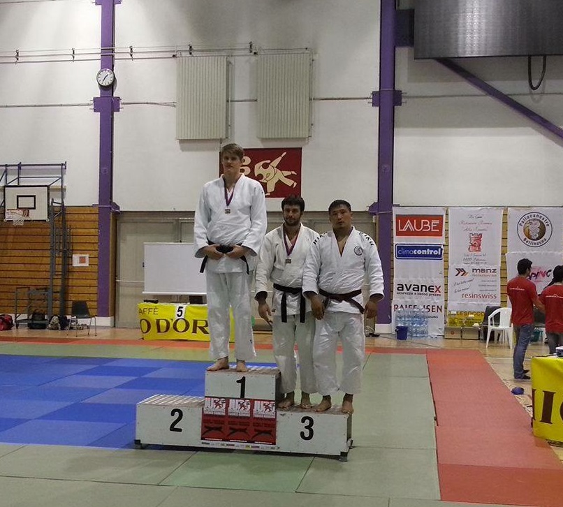 Batra_podium Elite + 90kg